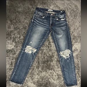 Distressed MOUSSY vintage jeans urban outfitters Levi y2k mom jeans